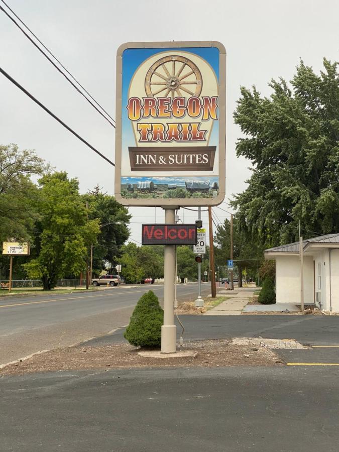 לייקוויו Oregon Trail Inn And Suites מראה חיצוני תמונה