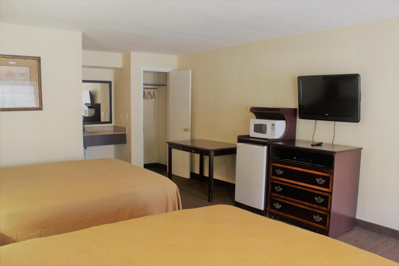 לייקוויו Oregon Trail Inn And Suites מראה חיצוני תמונה